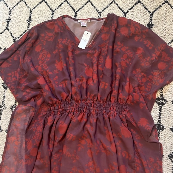 Cute maroon flowy floor length dress - Picture 2 of 3